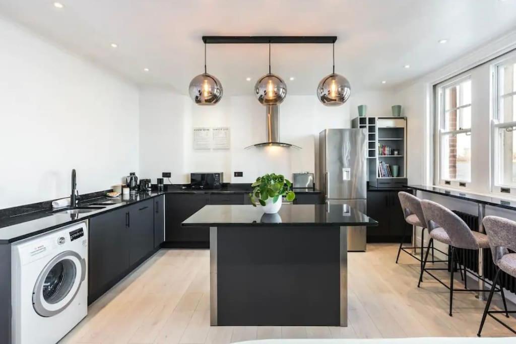 3 X Bedroom Riverside Flat With Hot Tub On Roof Terrace London Eksteriør bilde