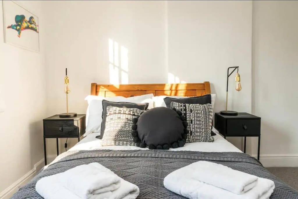 3 X Bedroom Riverside Flat With Hot Tub On Roof Terrace London Eksteriør bilde