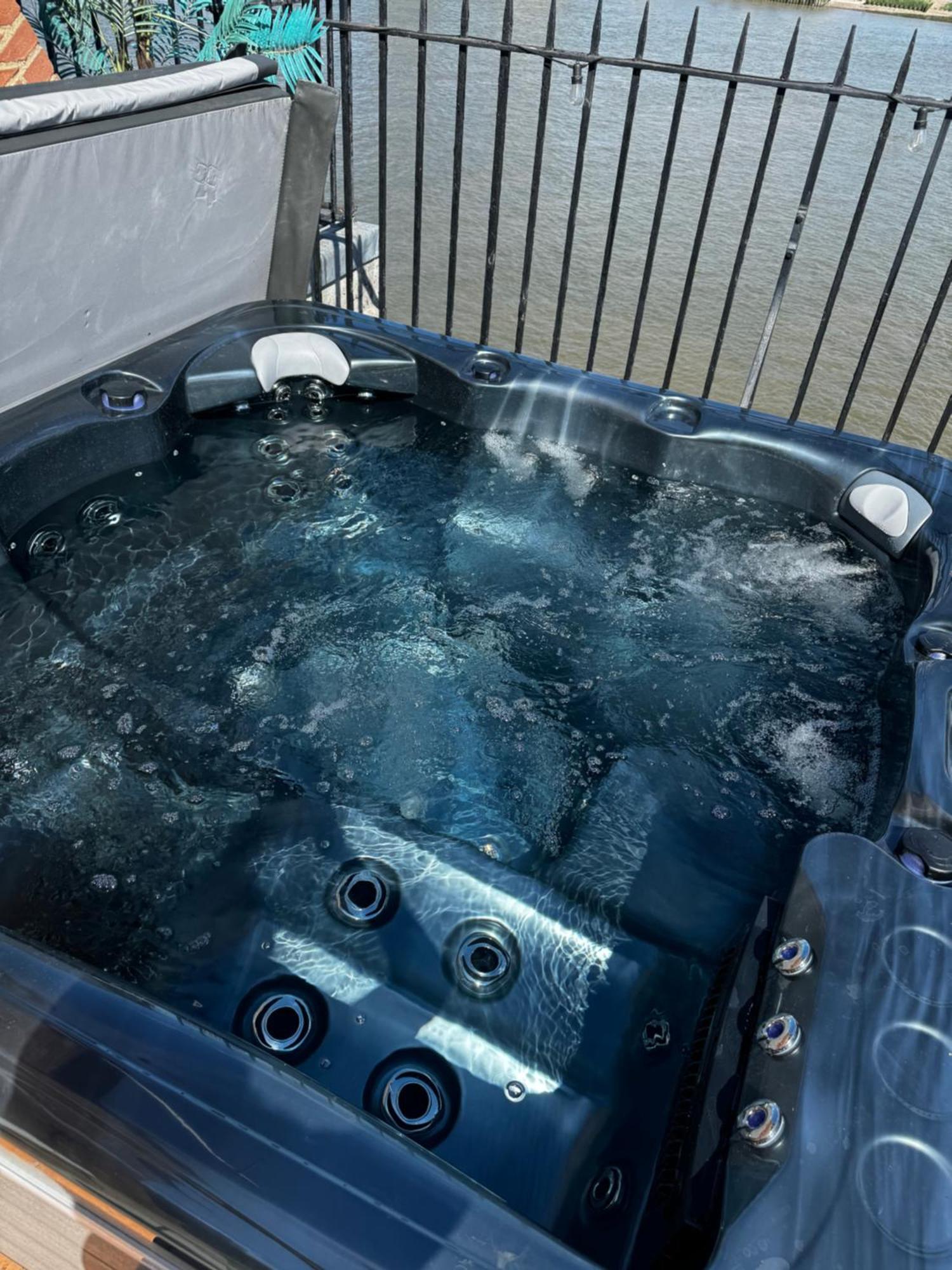 3 X Bedroom Riverside Flat With Hot Tub On Roof Terrace London Eksteriør bilde