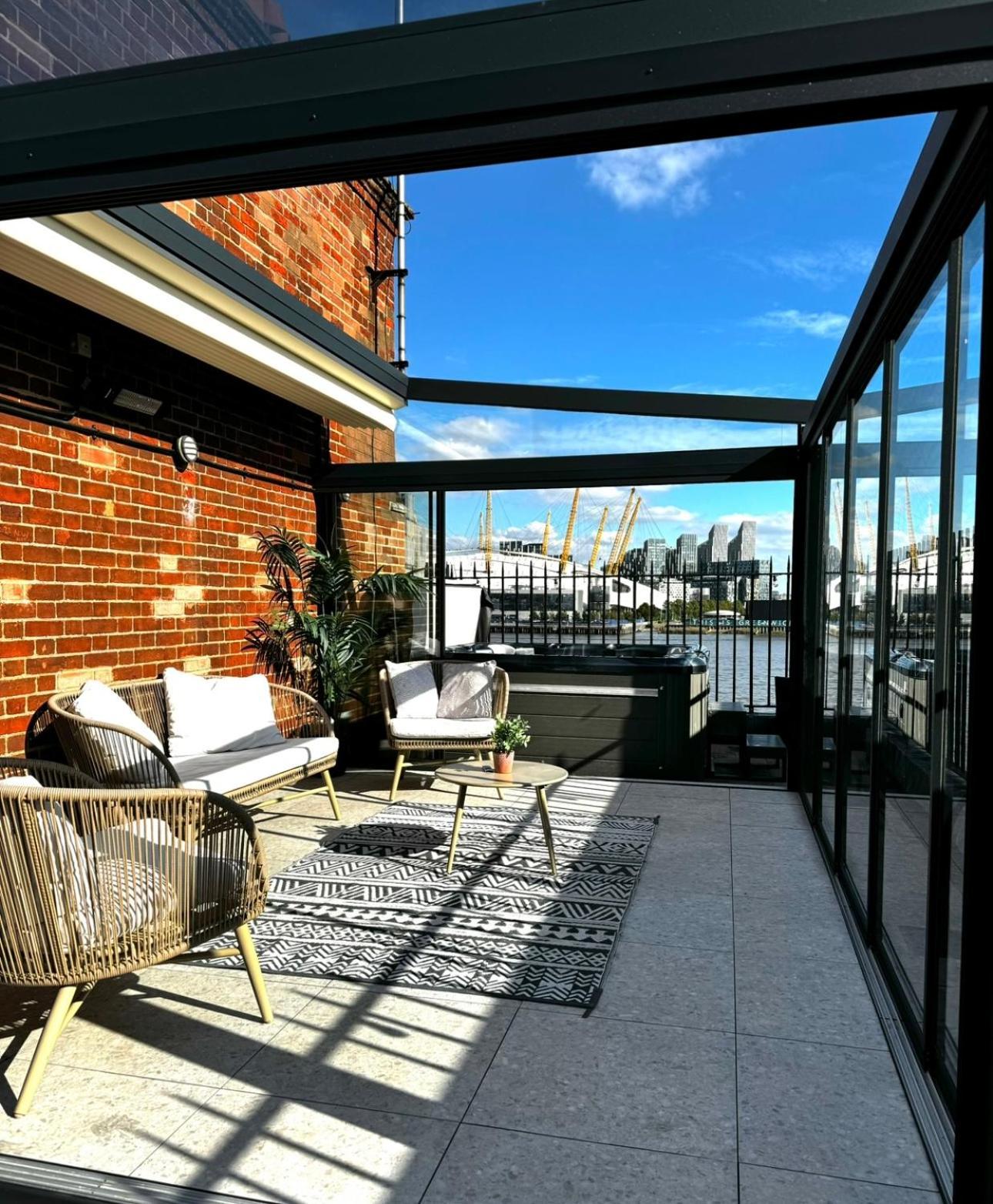 3 X Bedroom Riverside Flat With Hot Tub On Roof Terrace London Eksteriør bilde